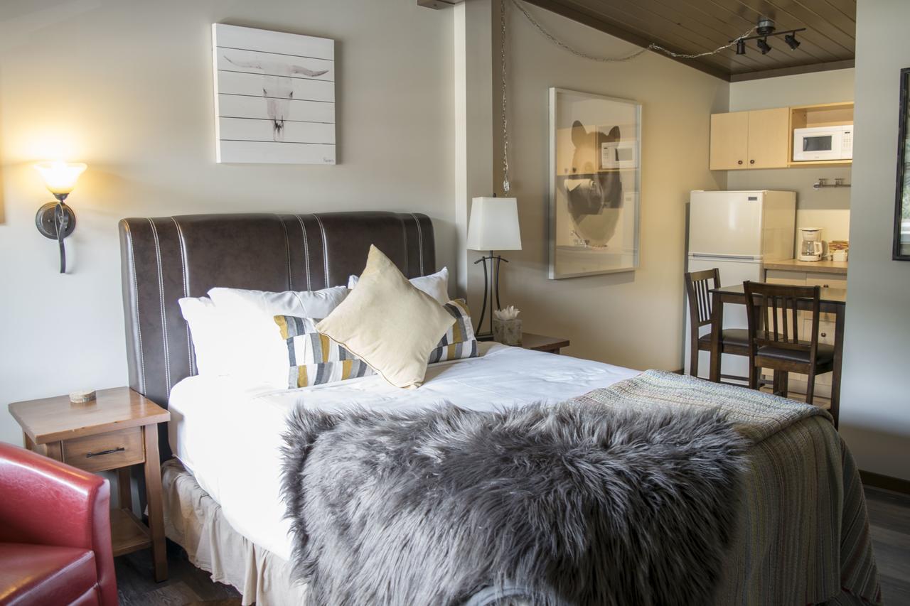 Yamnuska Suites Canmore Ngoại thất bức ảnh